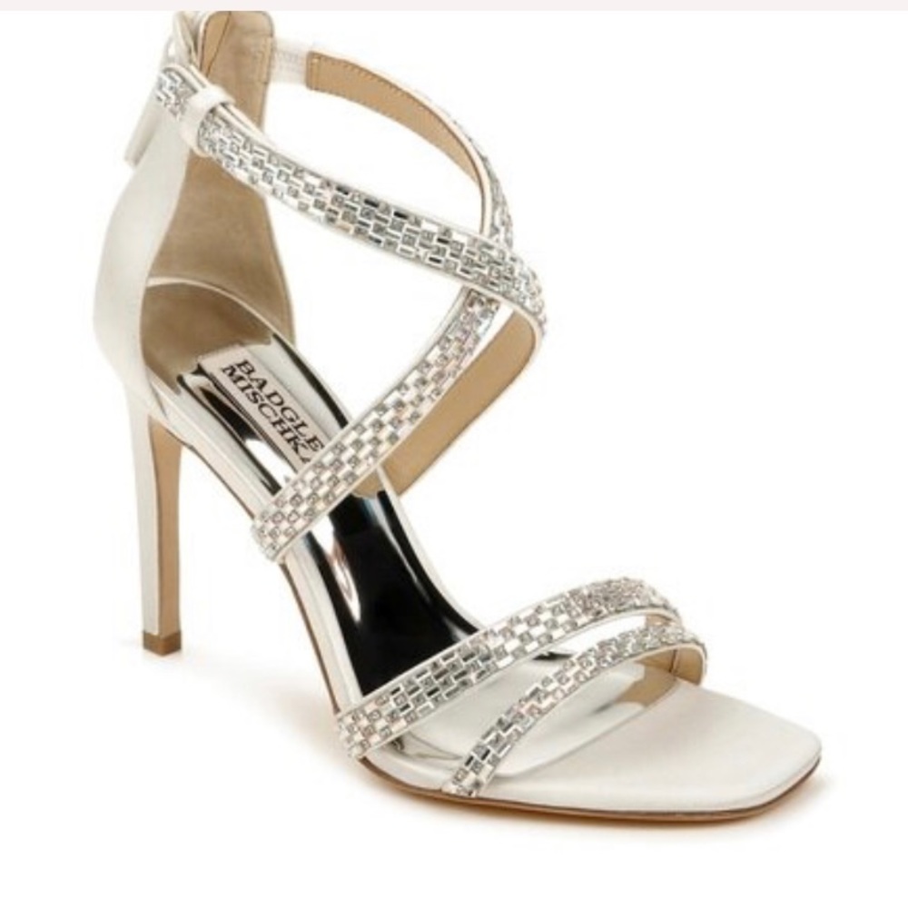 Badgley Mischka Womans Zendaya Ivory Heels